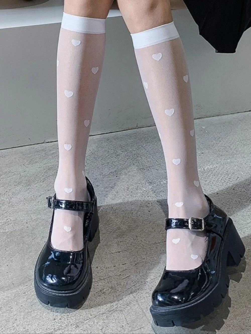 Sheer Knee-High Heart Pattern Socks - White